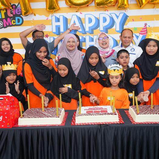 Sambutan Hari Jadi McDonald’s Ceriakan Anak Yatim