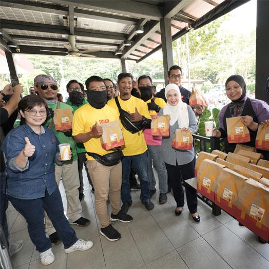 McDonald’s Malaysia Laksana Inisiatif #MekdiBelanjaRider, Hargai 65,000 Penunggang Penghantaran dengan Hidangan Percuma