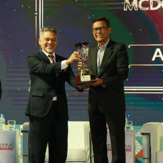 McDonald’s Malaysia terima Anugerah Kecemerlangan CSR Halal di Persidangan Halal Sedunia 2019